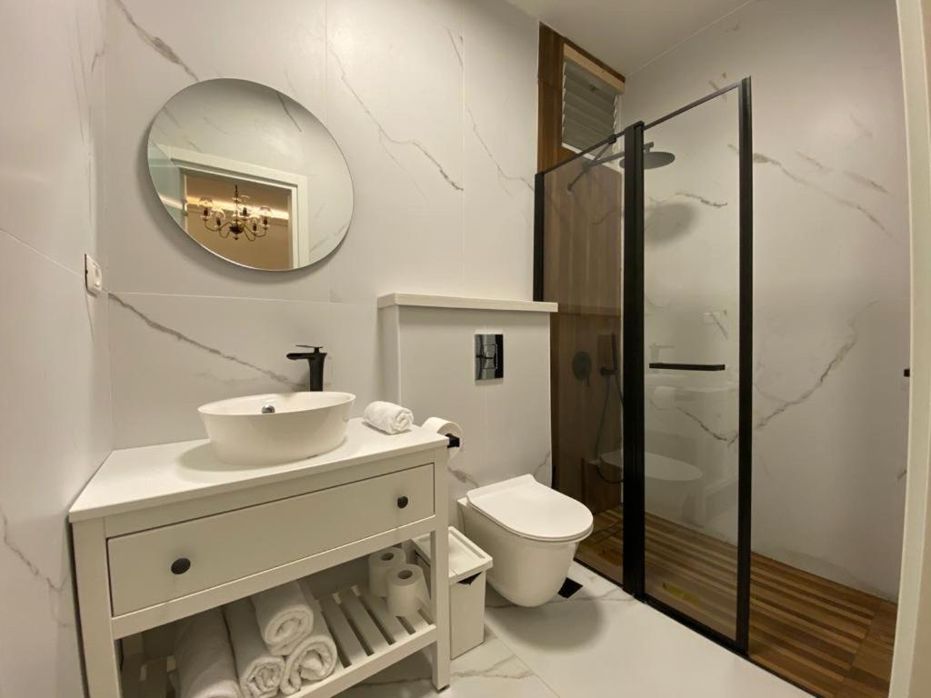 Rothschild 106 Apartment